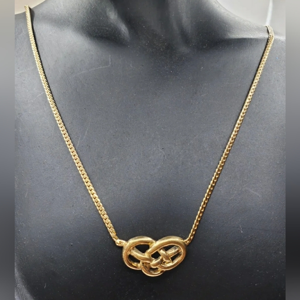 American Western Antique / 1980 Avon Love Knot Short Choker Necklace